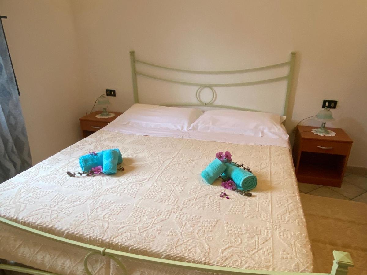 Ferienwohnung Il Bacio Del Sole Tertenìa Exterior foto